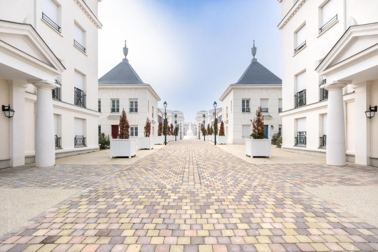 Le Celeste By Plaza Serris Exterior photo